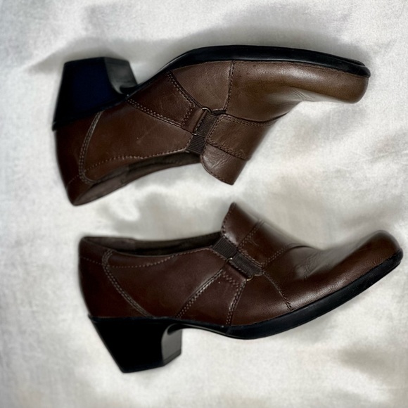 Clarks brown leather slip-on loafers/booties US 8 - Picture 4 of 8